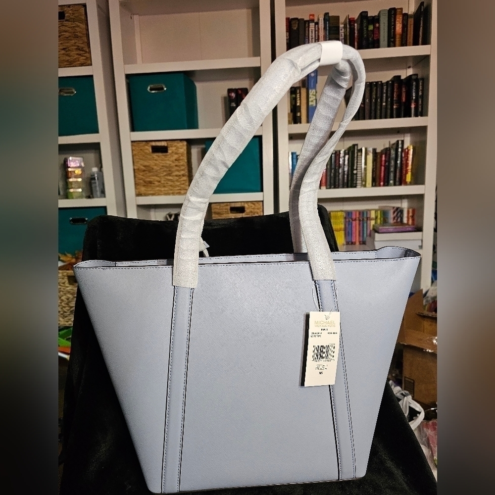 NWT Michael Kors Pratt Large Tote Bag in Pale Blue - Picture 3 of 4